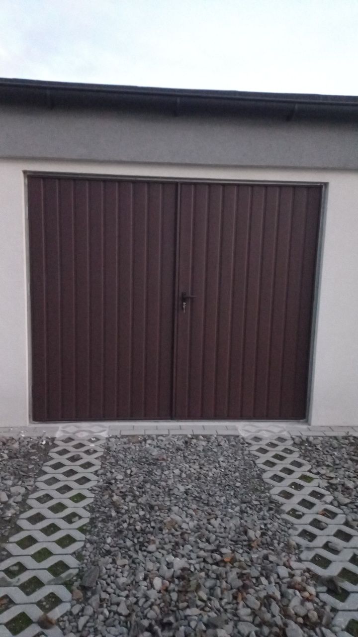 Brama do muru Brama do garażu Brama na wymiar dwuskrzydłowa