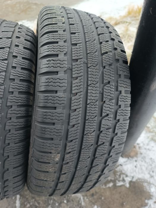 Зимові шини Kumho 215/55 R16 резина Р16