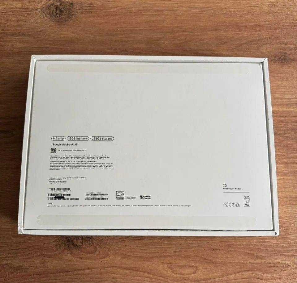 Новый MacBook Air 13 M4 16/256GB 5 циклов Midnight