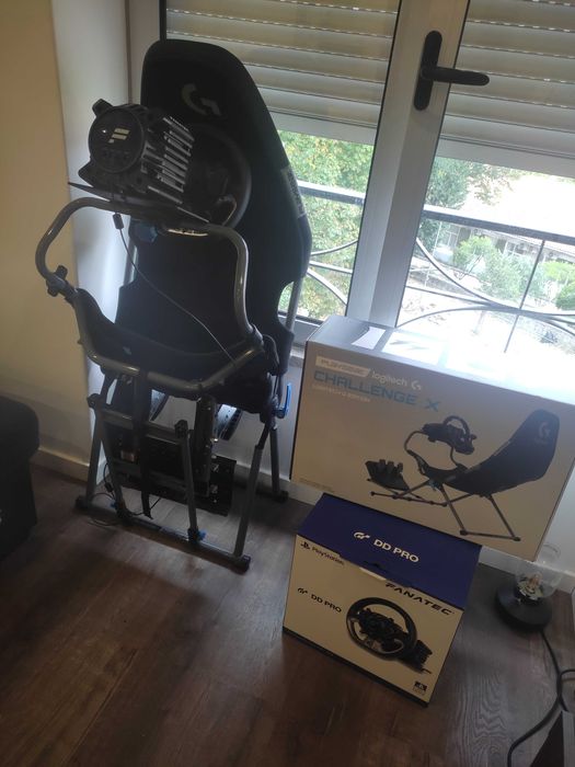 Fanatec DD Pro (5nm) + Playseat Challenger X sim racing rig