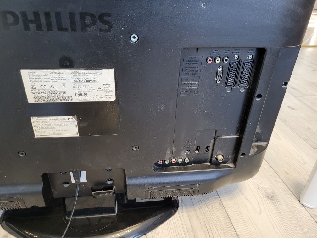 Telewizor Philips 32 cale + pilot