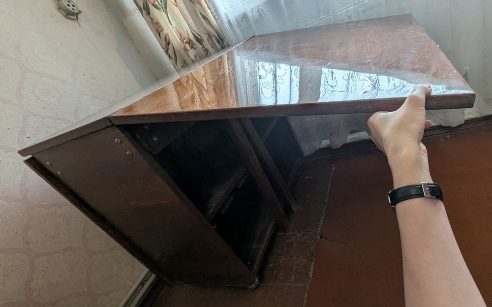 Розкладний стіл-тумба