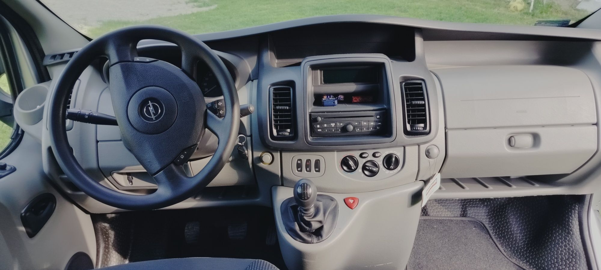 Opel Vivaro Long 6 Osób Klima