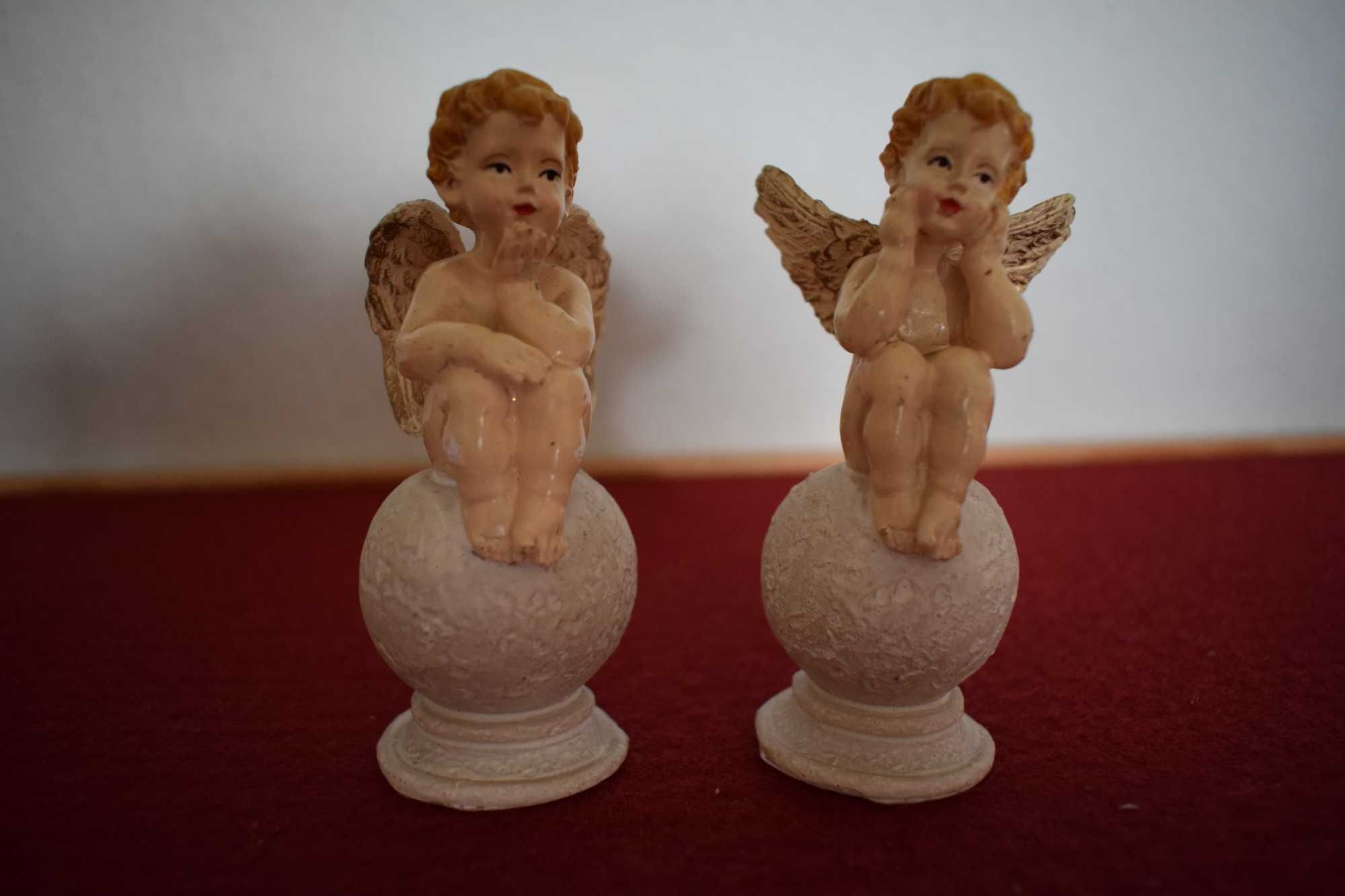 Cherubinki - dwie małe figurki w łącznej niskiej cenie .