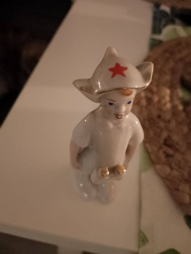 Stara porcelana , chłopiec