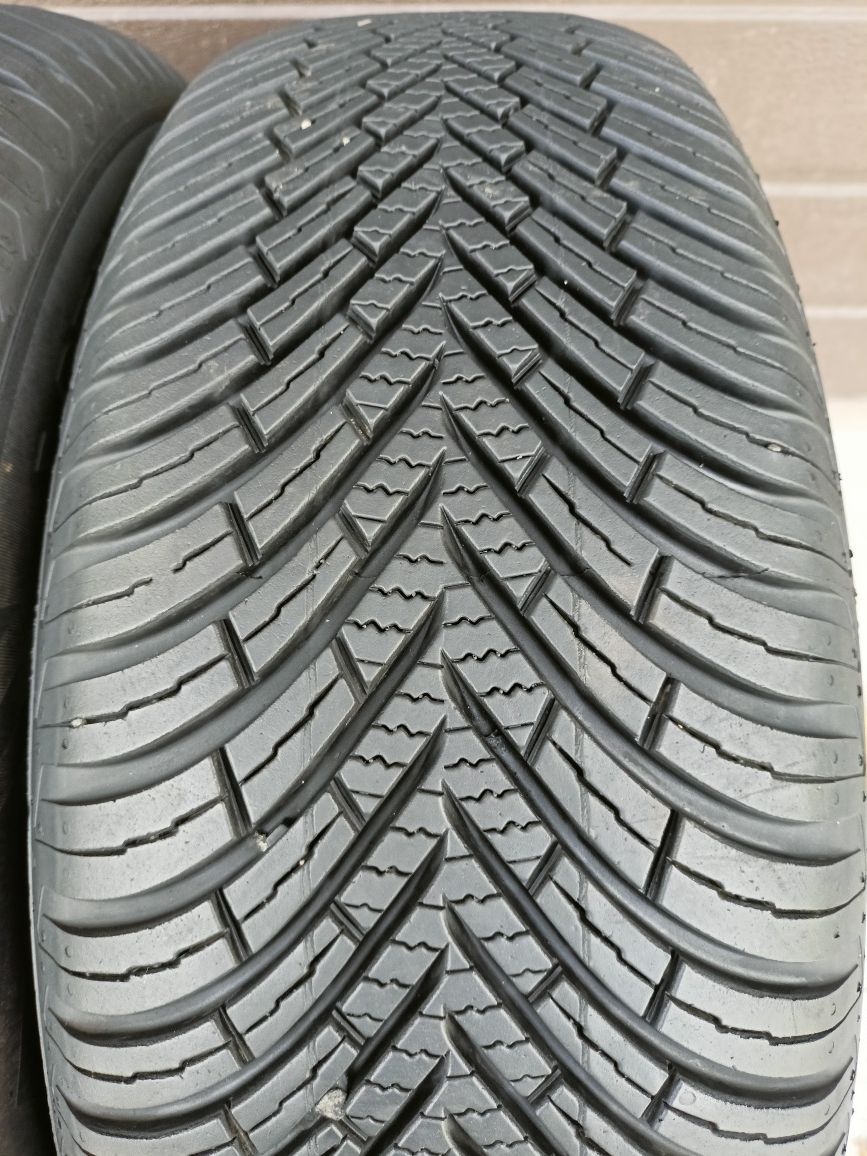195/60 R15 Vredestein Quatrac 2023r.   7mm. Para 240zl