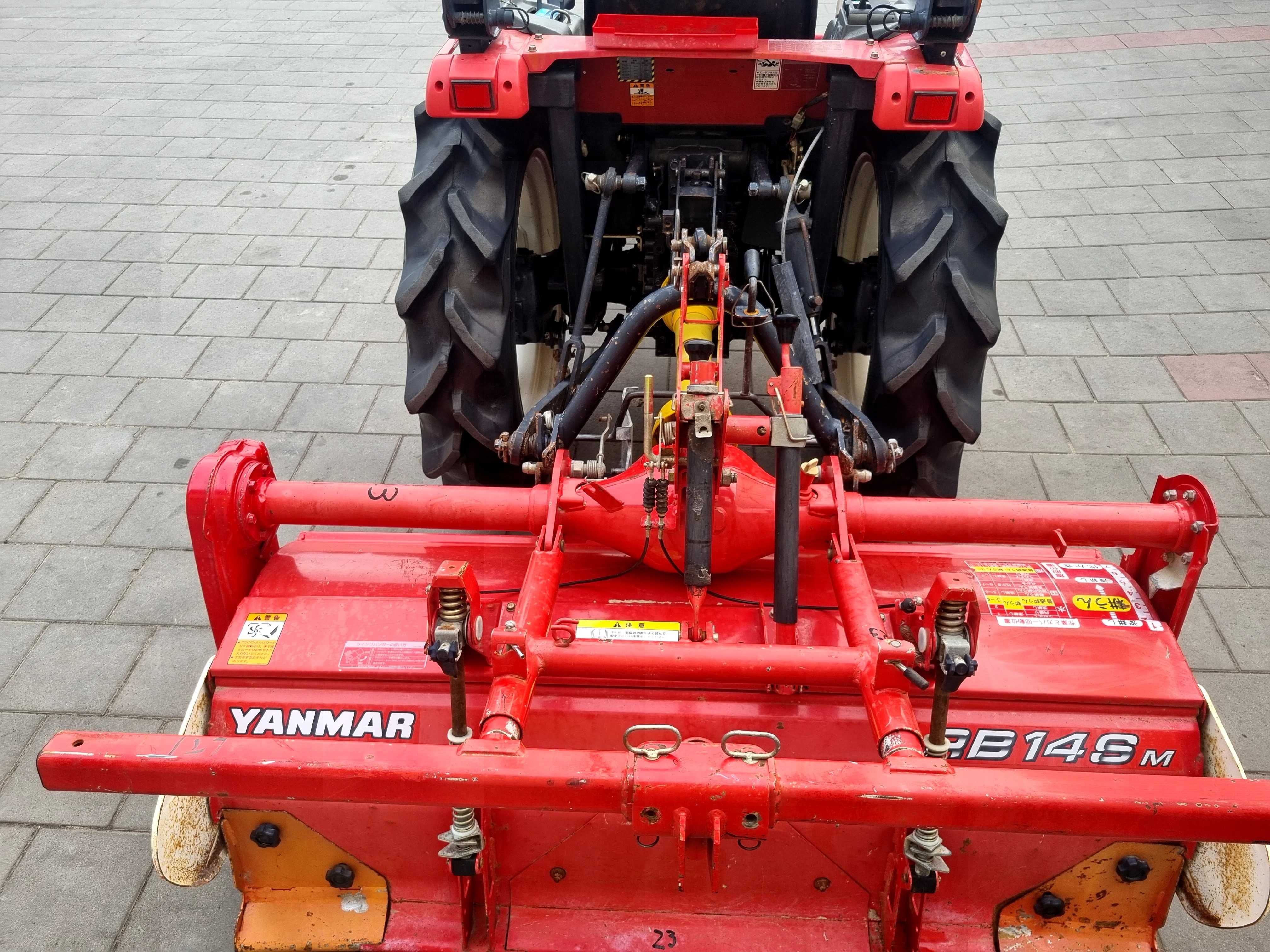 Японський мінітрактор Янмар Yanmar F-210