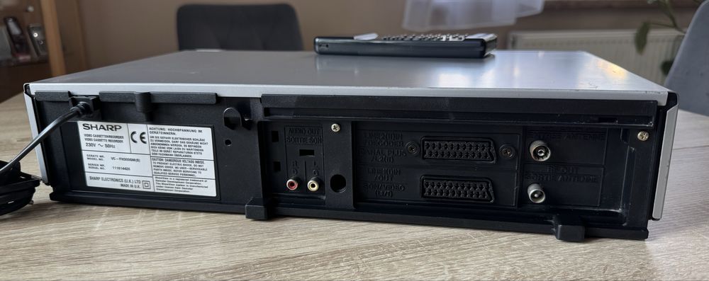 SHARP VC-FH300 #Magnetowid VHS #6HD #Hi-Fi Stereo #S-VHS Play #Pilot