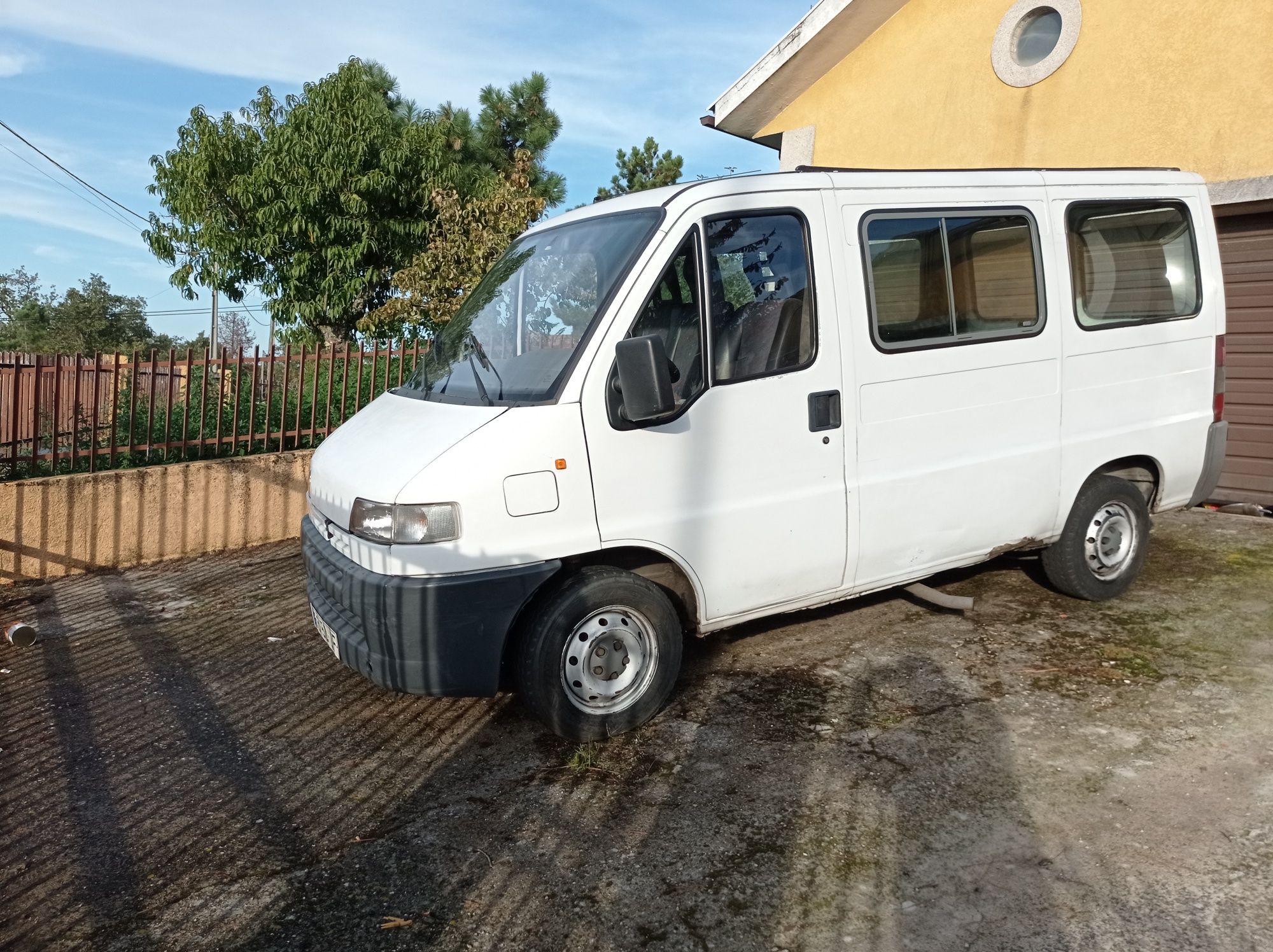 Peugeot Boxer 2.5 TD - 3 lugares