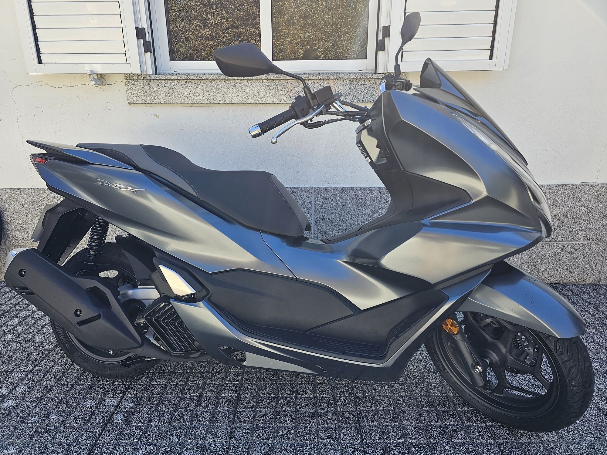 Honda PCX só com 6500kms