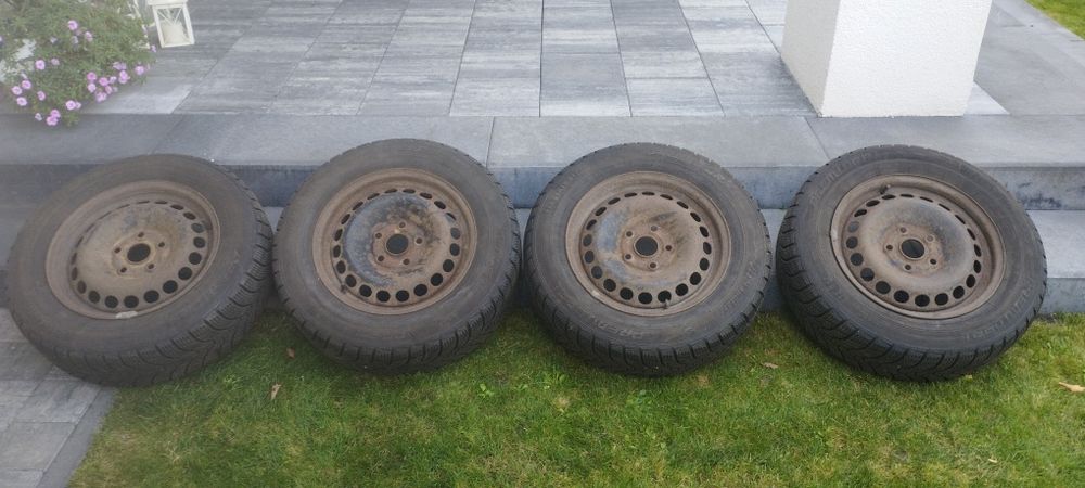 Na sprzedaż komplet kół zimowych 15 cali

Felgi stalowe – rozstaw śrub