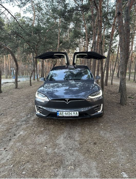 Продам Tesla Model X 90D Самая полная комплектация ! 7 мест