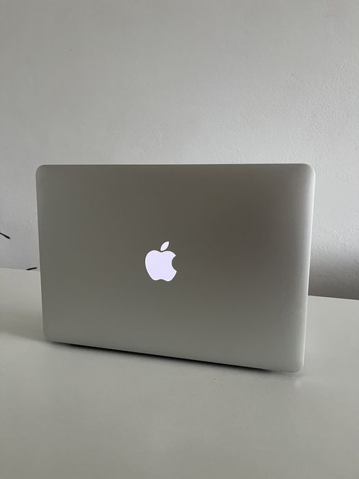 MacBook Air 2017 (128GB, 8GB RAM)