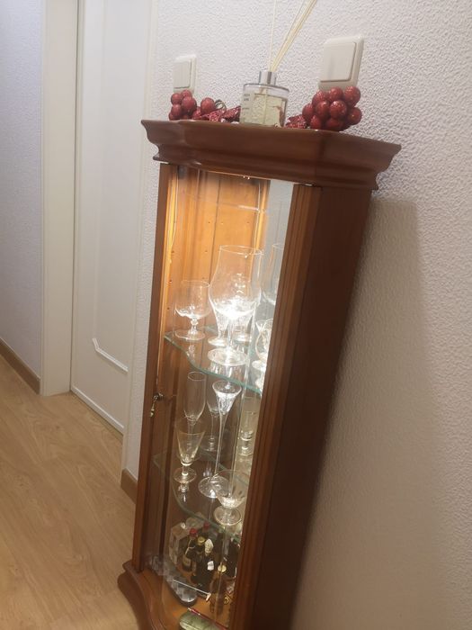 Sala completa em madeira de cerejeira - Mesa vidro, aparador, sofá e +