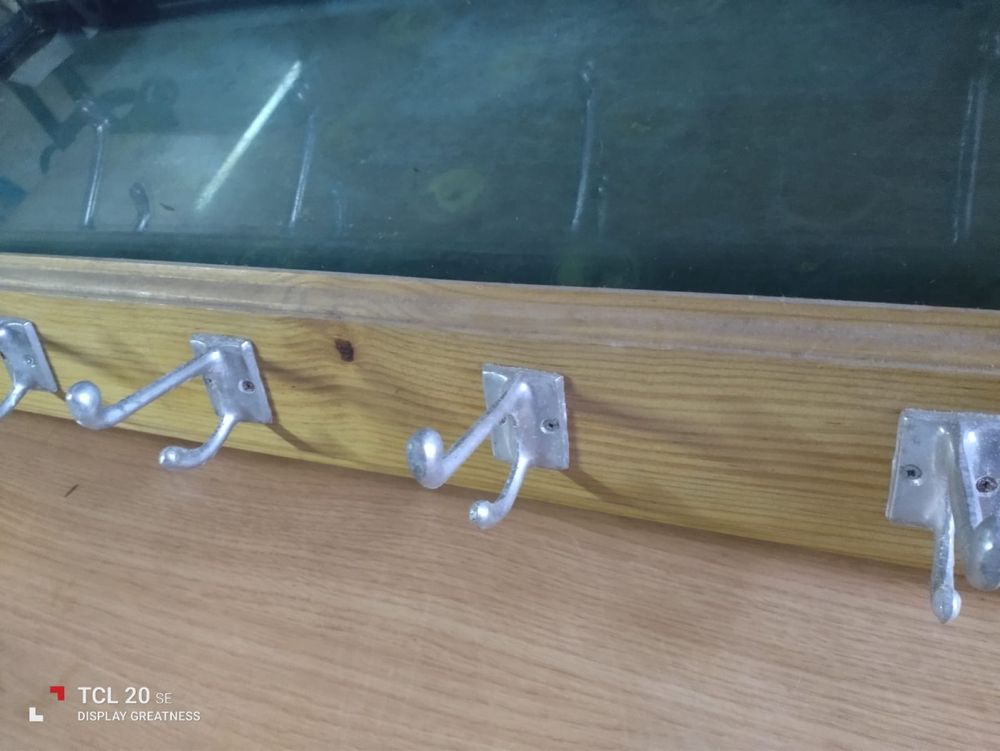Cabide de Parede com Cinco Ganchos - 15€