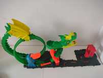 Tor hot wheels city pętla smoka