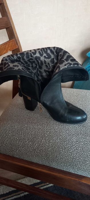 Продам женские сапоги