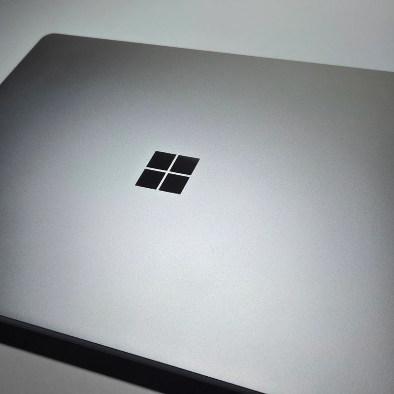 Microsoft Surface Laptop Go 12.4"