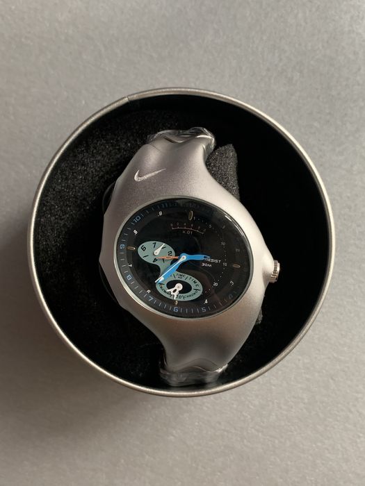Новий годинник Nike Triax
