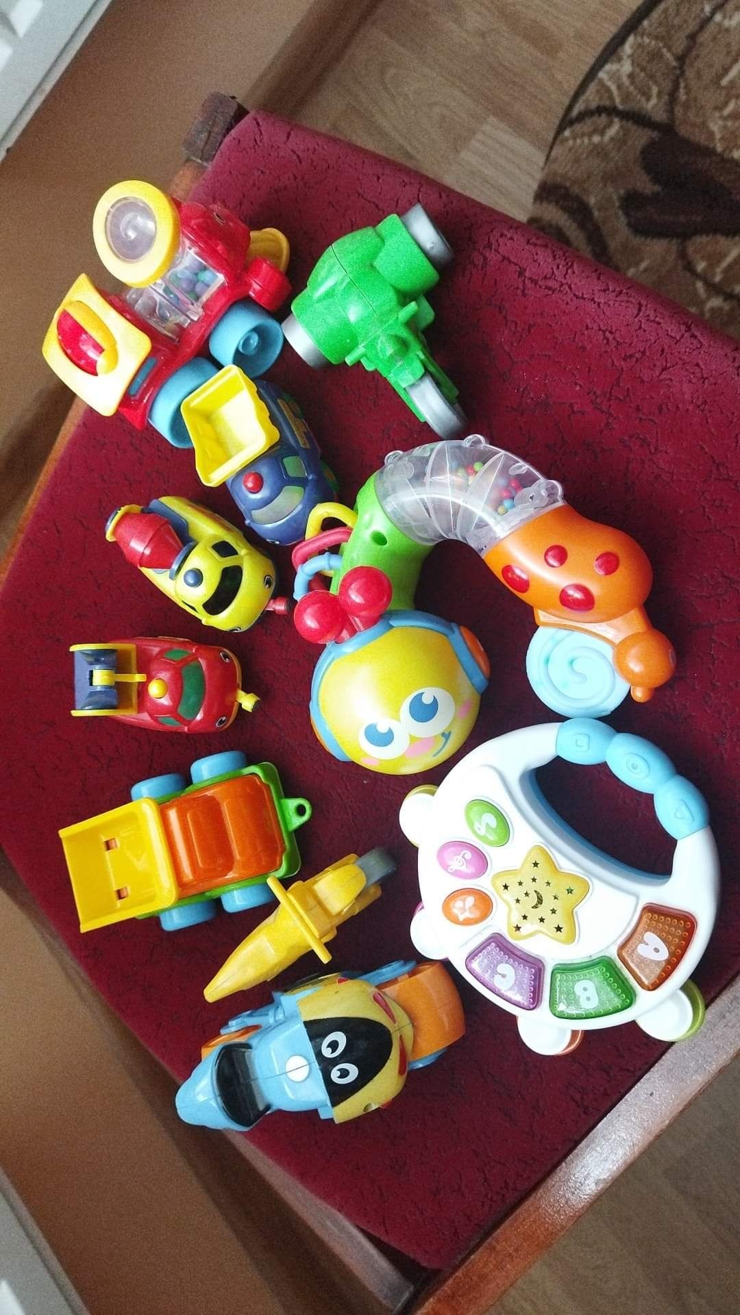 Іграшки дитячі бу