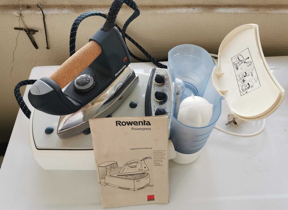 Ferro de engomar Rowenta com caldeira