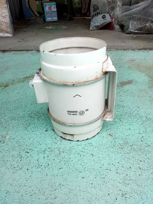 Ventilador de ar S&P TD 800-200 V3, em bom estado!