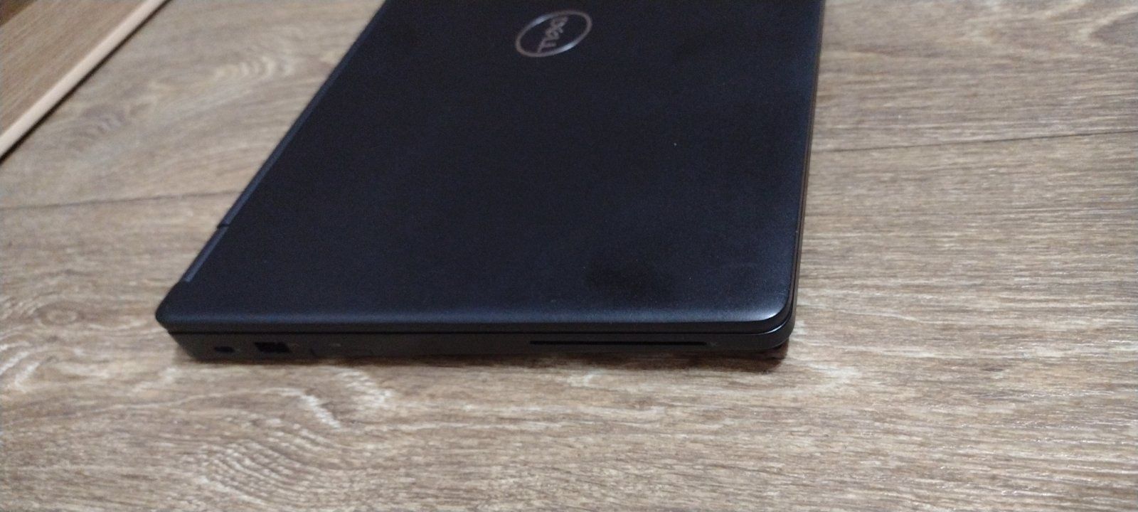 Ноутбук Dell Latitude 5490