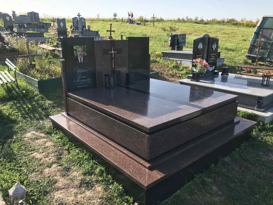 Памятники з граніту (досвід роботи 20 років)