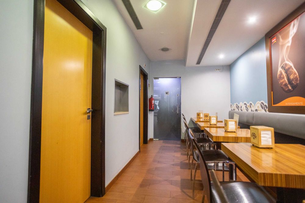 TRESPASSA-SE Negócio de Pastelaria no Centro do Cacém