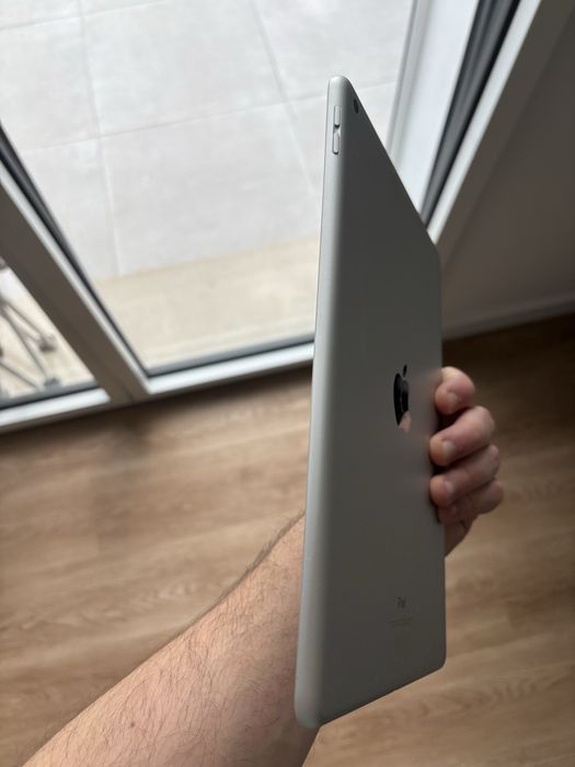 iPad 7th 32GB + Apple Pencil 1st Gen