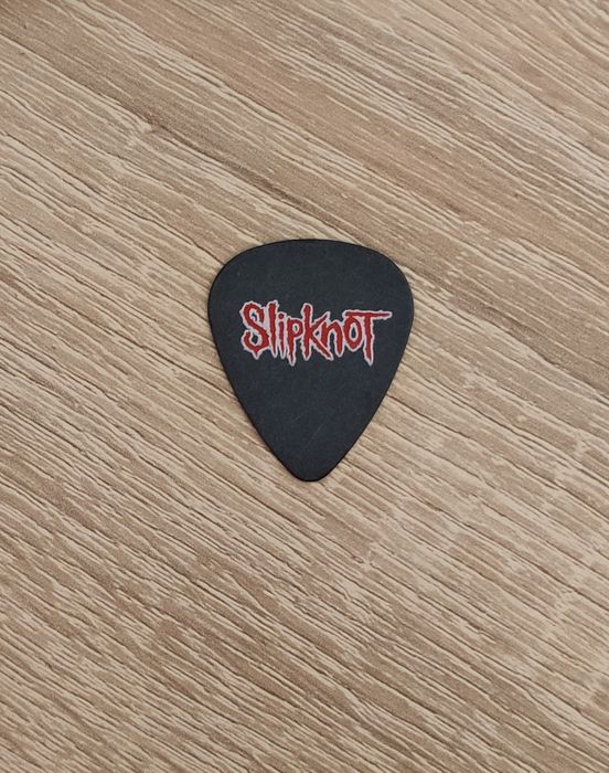 Медиаторы Slayer и Slipknot.