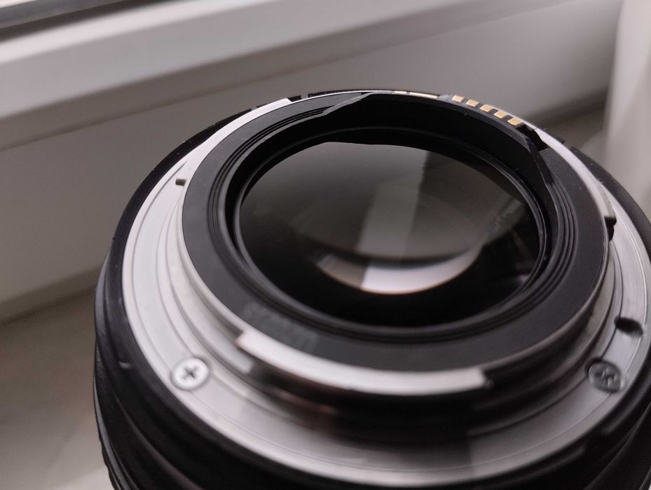 Обєктив Canon EF 24-70mm f/2.8L USM + Чохол, Бленда