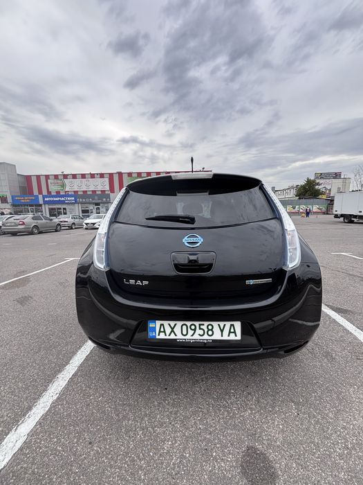 Авто Nissan Leaf