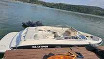 Lodz motorowodna Glastron GLX 205