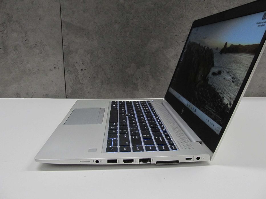 HP EliteBook Mt45 Ryzen 3 Pro 3300U  8GB dysk SSD 256GB Vega 6 Laptop