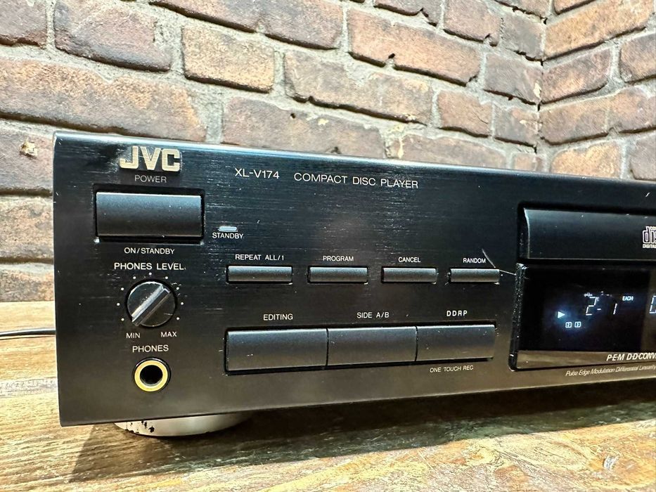 Odtwarzacz CD JVC XL-V 174 2