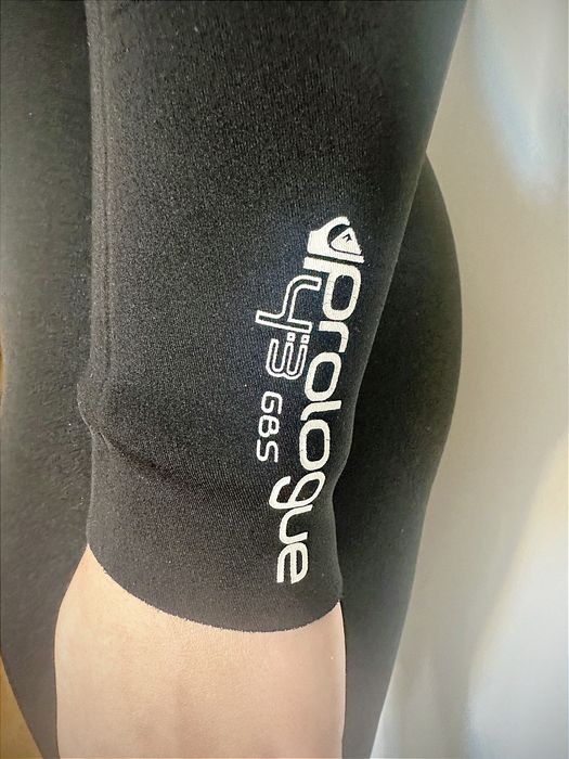 Fato Surf Quiksilver como novo, foi usado uma vez.