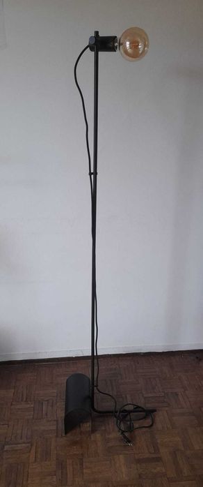 Candeeiro Pé Alto Ferro