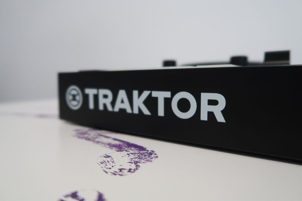 Traktor Kontrol s4mk3 NATIVE INSTRUMENTS + torba UDG