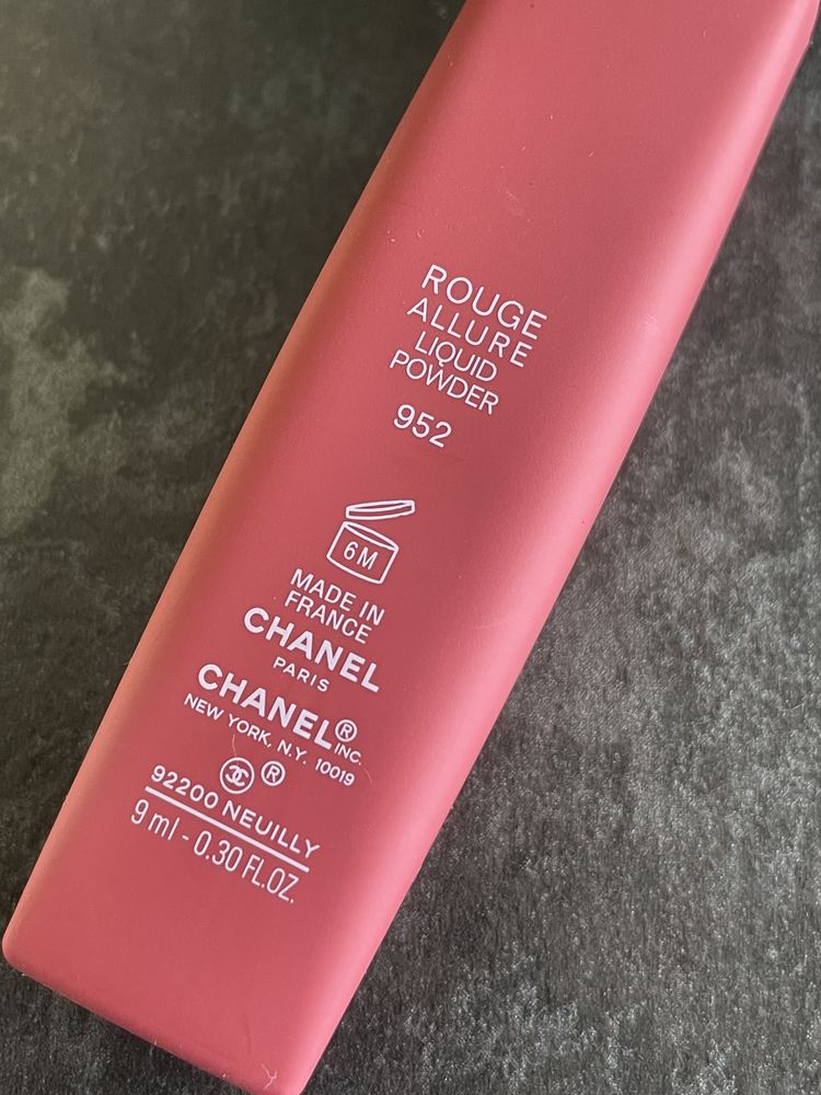 Chanel rouge allure matowa pudrowa pomadka 952