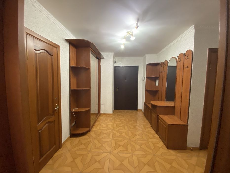 Терміновий продаж 3 кім Л.Лукьяненка 2/4 м.Оболонь