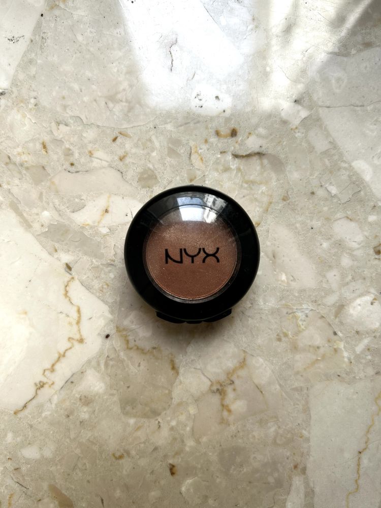 Cienie do powiek Inglot, Mac, Nyx, róż Neo Make-up, balsam do ust