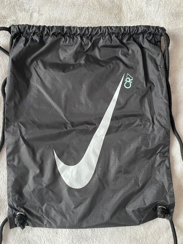 Рюкзачки Nike