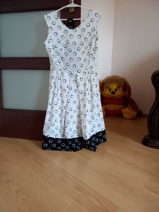 Плаття з накидкою