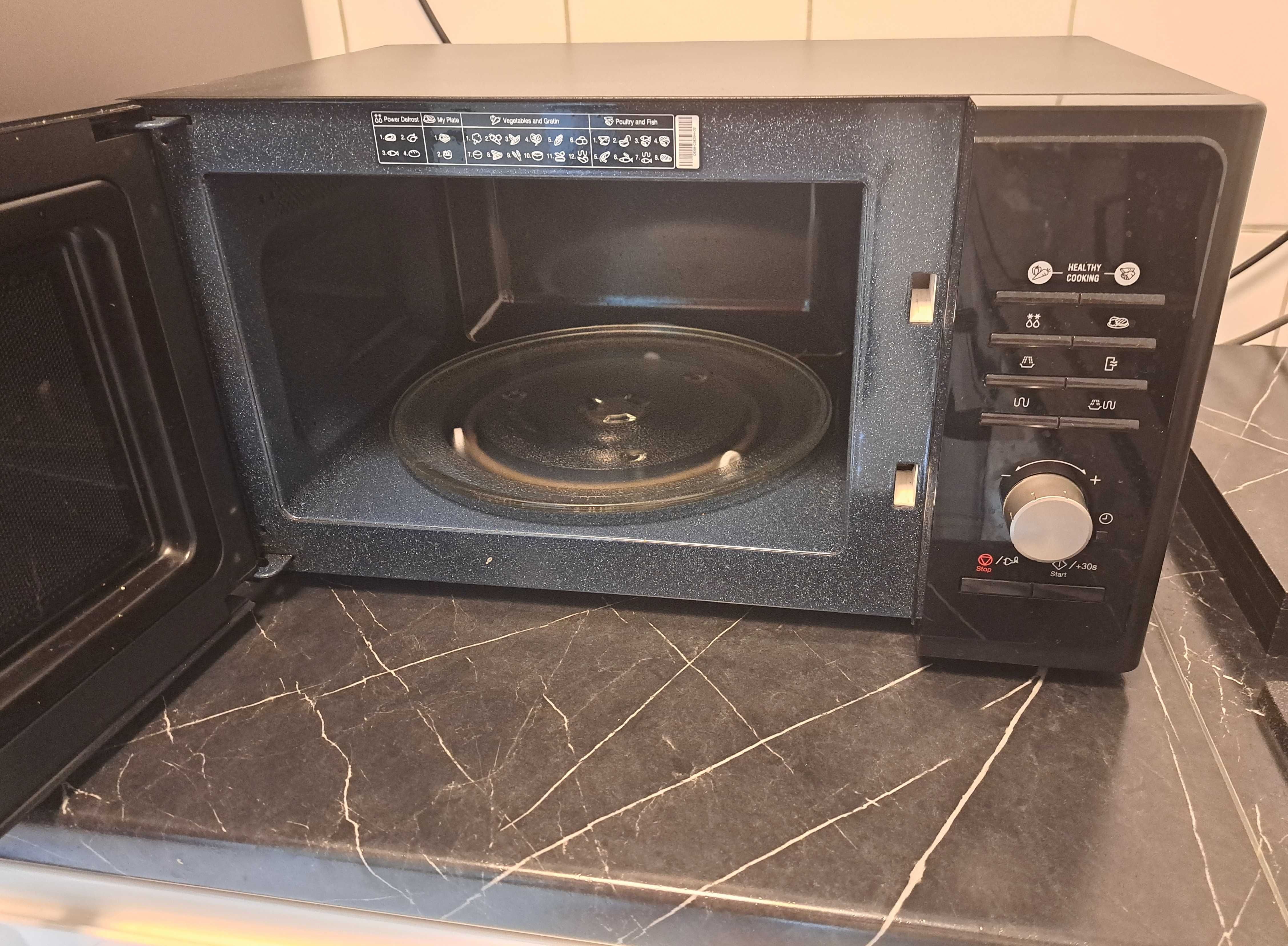 Kuchenka mikrofalowa 800W Samsung MG23F301TAK