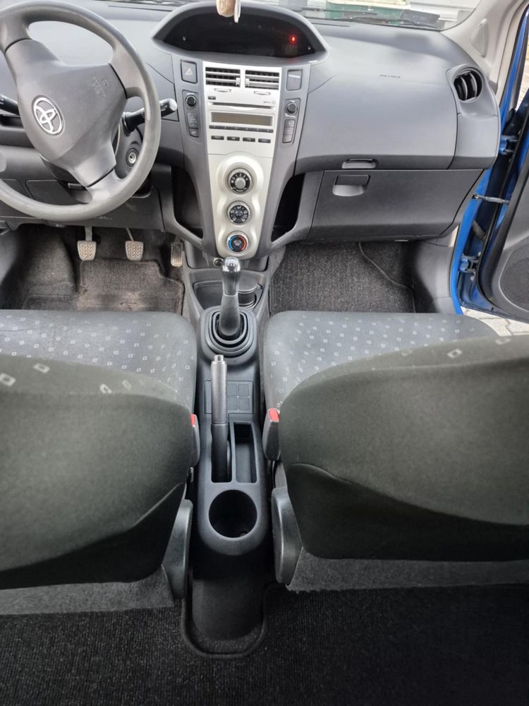 Toyota Yaris II 1.0 2007 rok