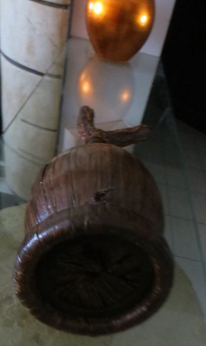 Garrafa Rural preta rolha cortiça bifurcada encestada  meio Artesanal