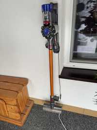 Odkurzacz pionowy Dyson v8 komplet stan bdb