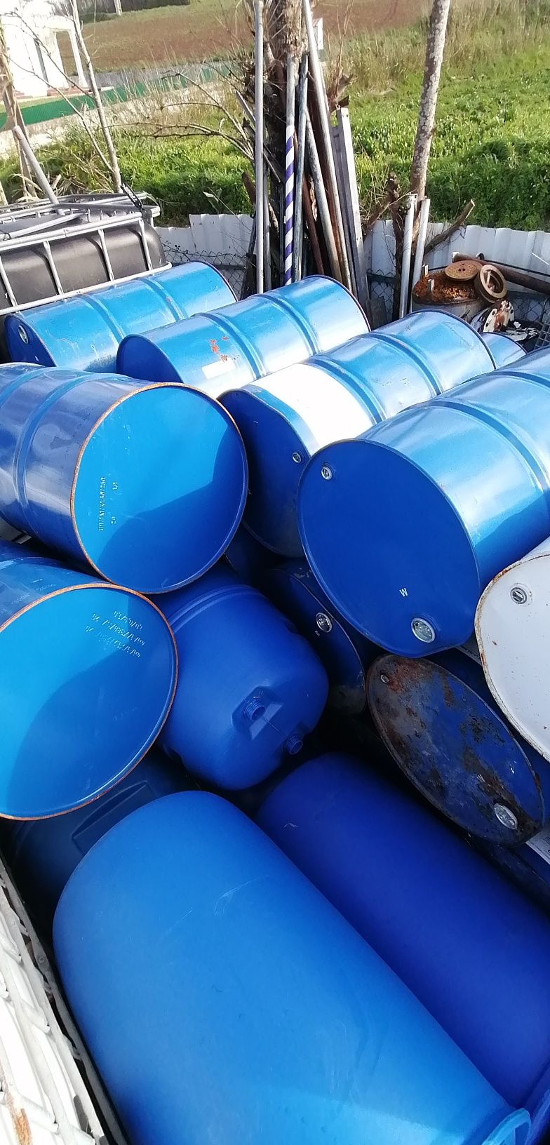 Bidons 200l em plástico