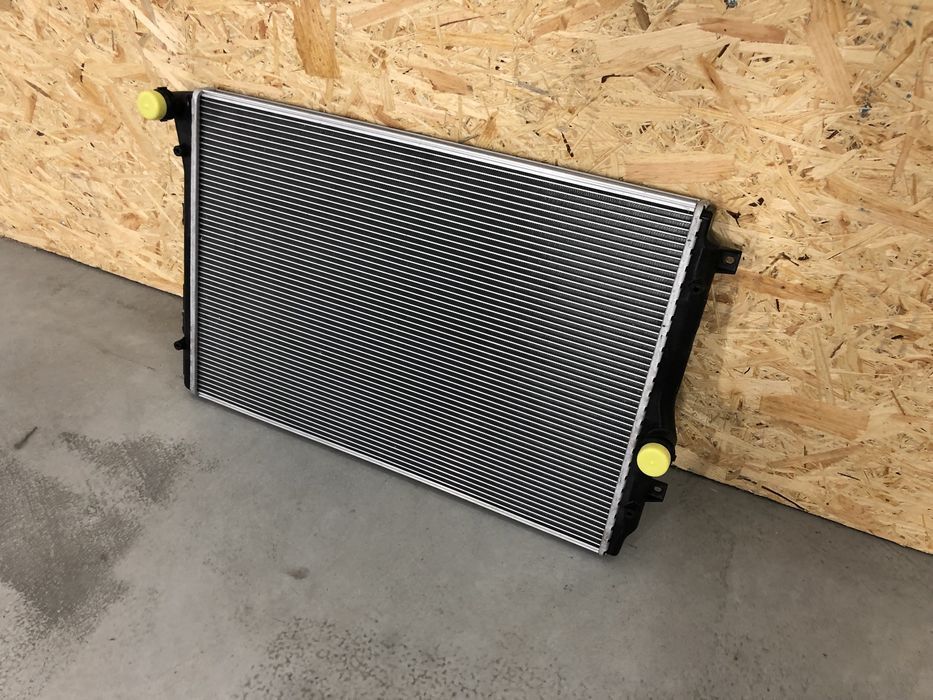 Volkswagen Passat NMS Jetta 6 USA Радіатор основний охолодження